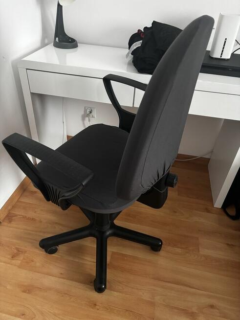 Sprzedam fotel obrotowy biurkowy