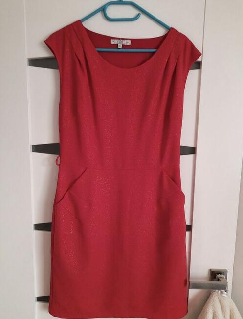 Czerwona sukienka
