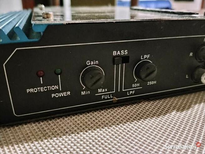 Wzmacniacz samochodowy Voice Kraft.