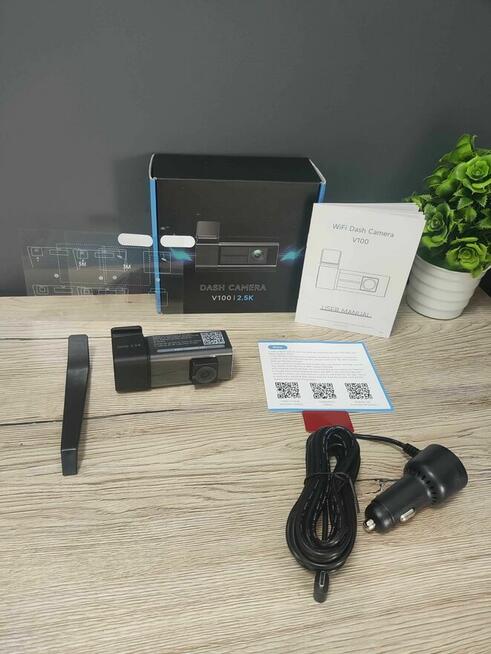 WIDEOREJESTRATOR Kamera Samochodowa V100 QHD 32GB WiFi