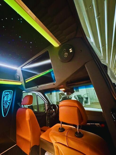 BUSY Z HOLANDII DO POLSKI – CODZIENNIE