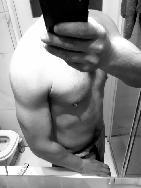 Znajdzie się jakas chętna kobieta na dyskretne spotkanie ???