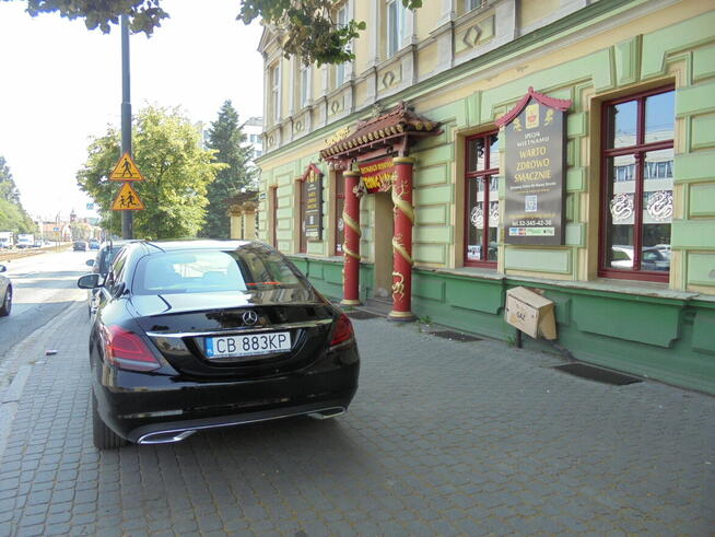 Sprzedam mercedesa c klasa 1,5 benzyna model 2020 salon Pols