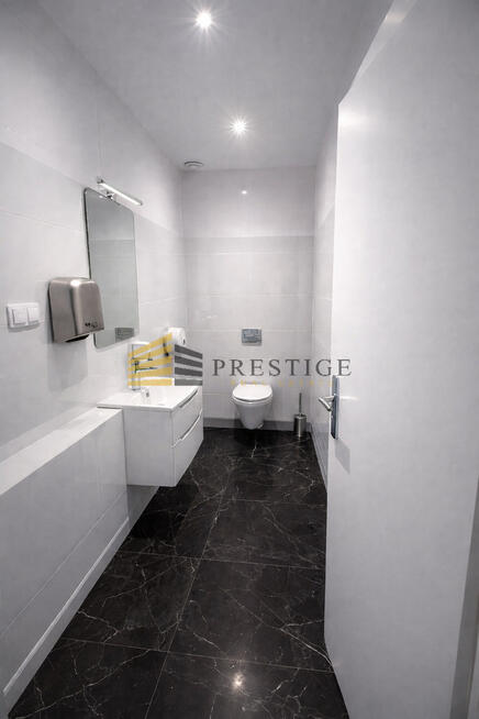 77m2, 5 gabinetów, ul. Grażyny