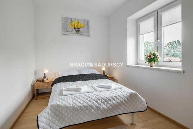 Dom Niepołomice, Aleja Dębowa