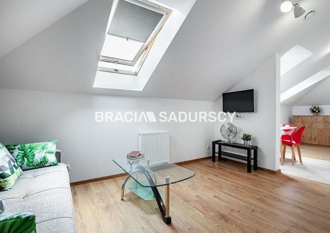 Dom Niepołomice, Aleja Dębowa