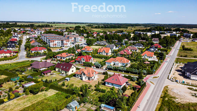 Działka budowlana z pełnym uzbrojeniem