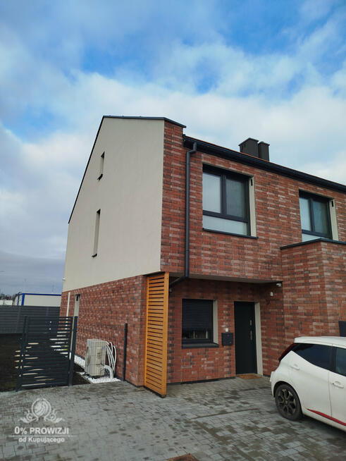 /Piękny domek w dobrej lokalizacji z ogrodem/garaż dwustanowiskowy