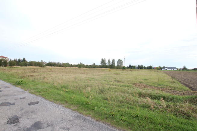 Działka 32ar budowlana w b. dobrej cenie Nowodwór