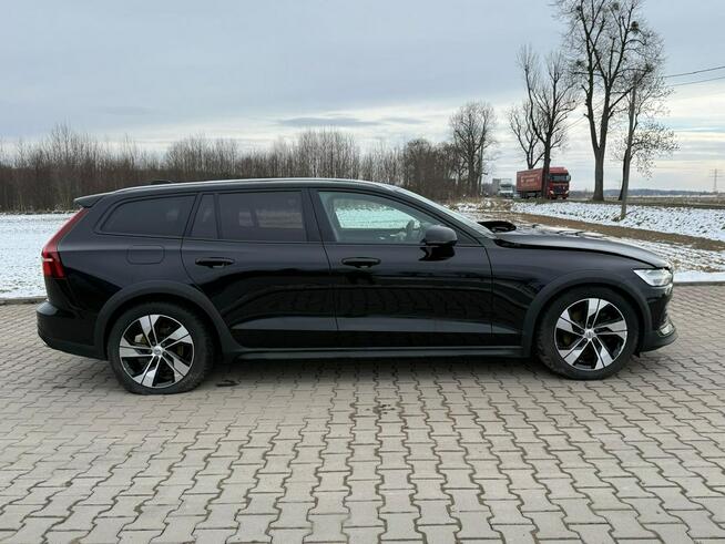 Volvo V60 Cross Country Pro*Bowers&Wilkins*Panorama*AWD*Kamera360*VirtualCocpit*FullLed*HeadUP