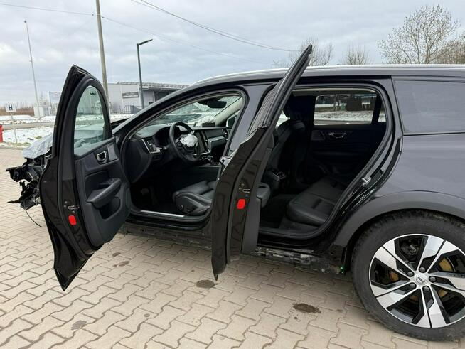 Volvo V60 Cross Country Pro*Bowers&Wilkins*Panorama*AWD*Kamera360*VirtualCocpit*FullLed*HeadUP