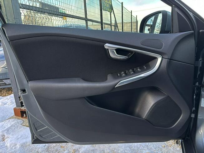 Volvo V40 1.6 benzyna YOU 120KM BIXENON pdc BEZWYPADEK 2015