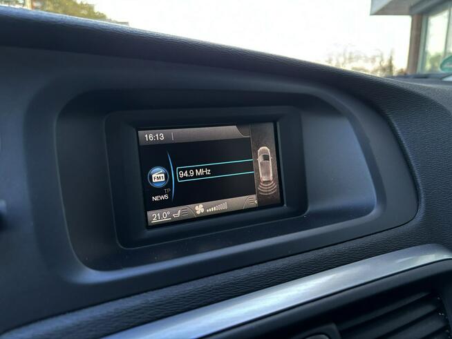 Volvo V40 1.6 benzyna YOU 120KM BIXENON pdc BEZWYPADEK 2015