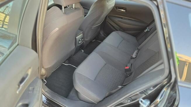 Toyota Corolla 1.8 HSD F-Vat 23% Ast. Parkowani Distronic Podgrzewane Fotele Super!