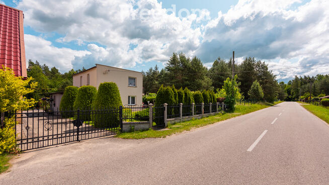 Cząstkowo - Dwa domy w cenie jednego- przy lesie !