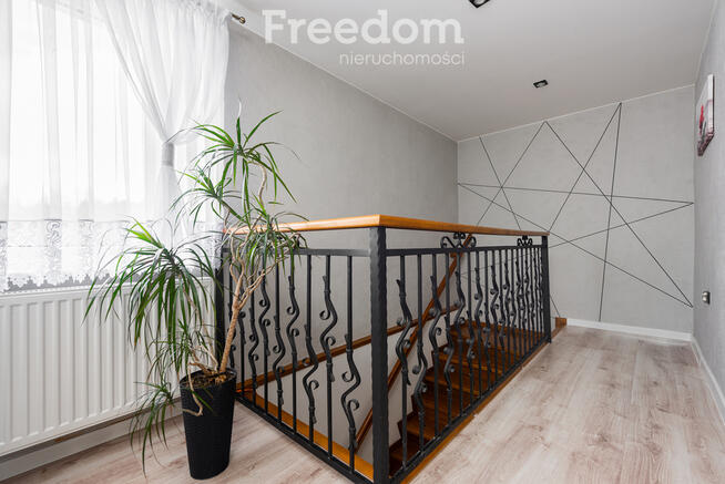 Cząstkowo - Dwa domy w cenie jednego- przy lesie !