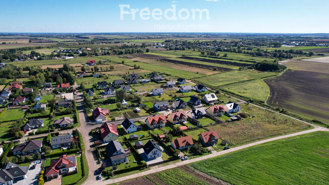 Nowoczesny dom w zabudowie bliźniaczej – Pszczółki