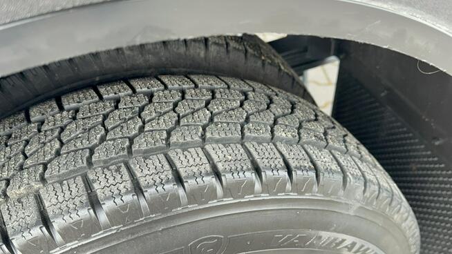 Iveco Daily 50C18 V poj.3,0 35C18 (Kat.B lub C) Brygadówka Doka 7 osób Skrzynia wywrotka