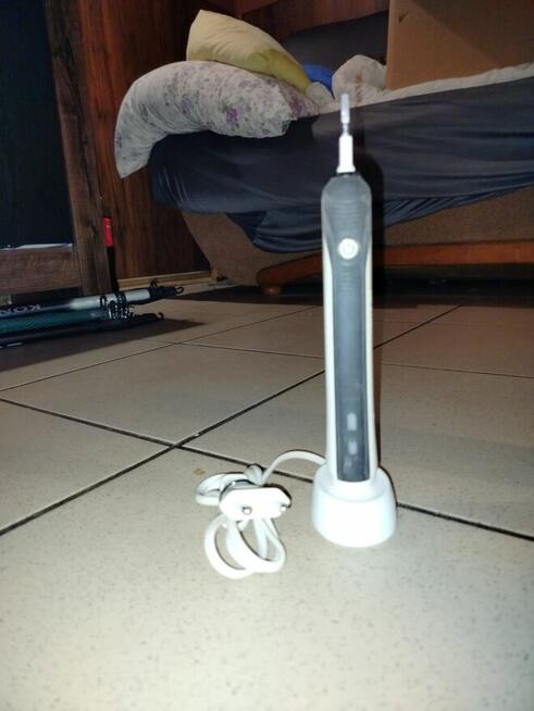 Szczoteczka do zębów BRAUN Oral-B + gratis Polecam