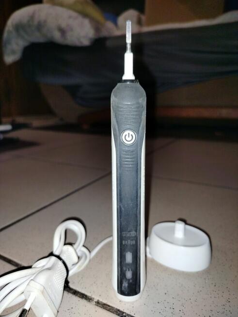 Szczoteczka do zębów BRAUN Oral-B + gratis Polecam