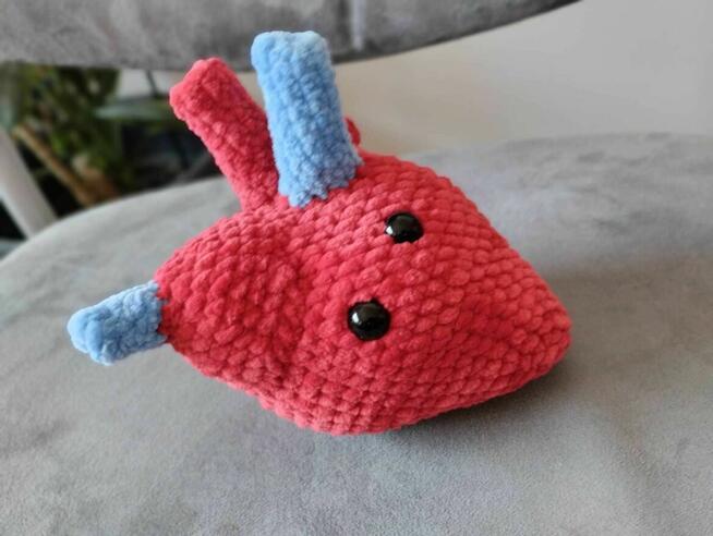 Maskotka pluszowa ludzkie serce amigurumi