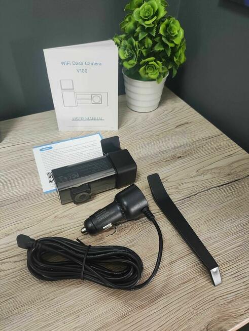 WIDEOREJESTRATOR Kamera Samochodowa V100 QHD 32GB WiFi