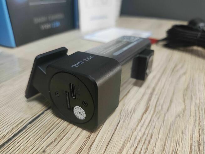 WIDEOREJESTRATOR Kamera Samochodowa V100 QHD 32GB WiFi