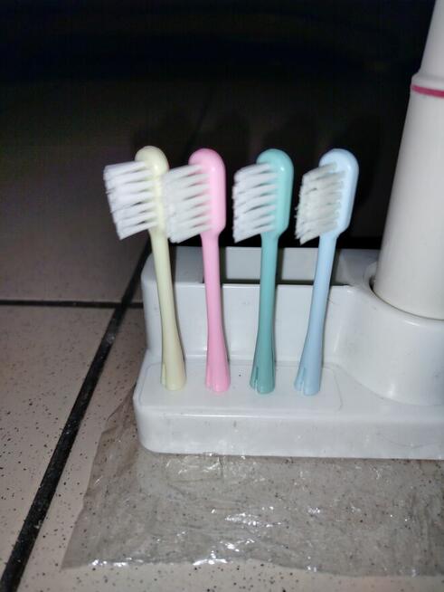 Szczoteczka do zębów BRAUN Oral-B + gratis Polecam