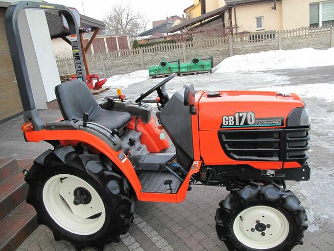 Mini Traktorek Kubota GB170 4X4 17KM Wspomaganie Mały