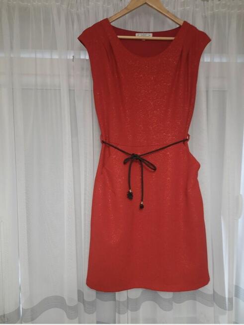 Czerwona sukienka