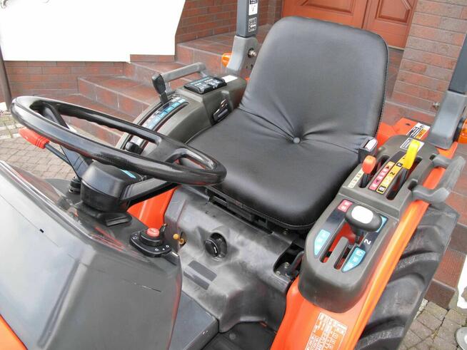 Mini Traktorek Kubota GB170 4X4 17KM Wspomaganie Mały
