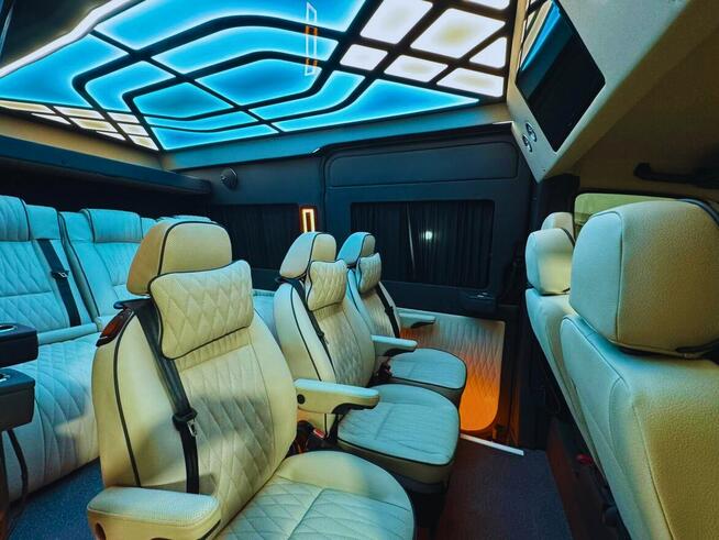 BUSY Z HOLANDII DO POLSKI – CODZIENNIE