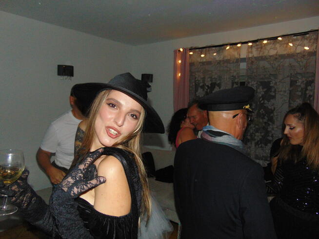 szukam pracy jako kelnerka na weekendy