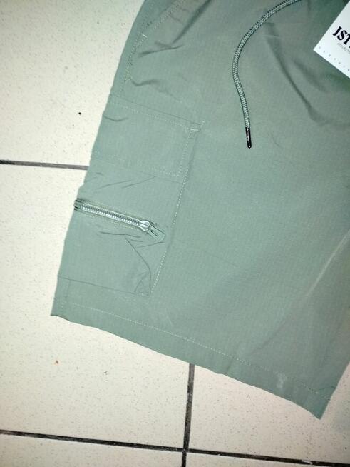 Nowe Spodenki męskie bojówki rozmiar XL + gratis Polecam