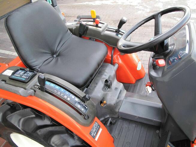 Mini Traktorek Kubota GB170 4X4 17KM Wspomaganie Mały