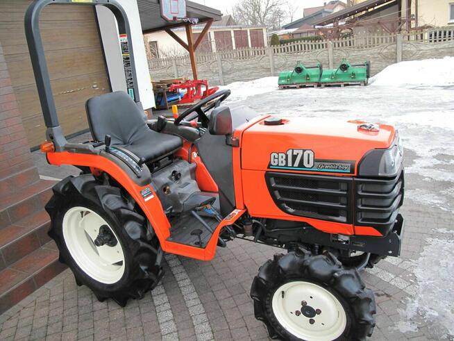 Mini Traktorek Kubota GB170 4X4 17KM Wspomaganie Mały