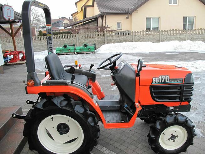 Mini Traktorek Kubota GB170 4X4 17KM Wspomaganie Mały