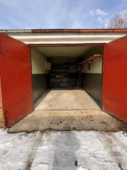 Garaż przy ul. Mieszka I (Czarnów)