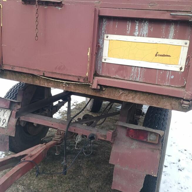 Dwie przyczepy rolnicze Autosan d55.