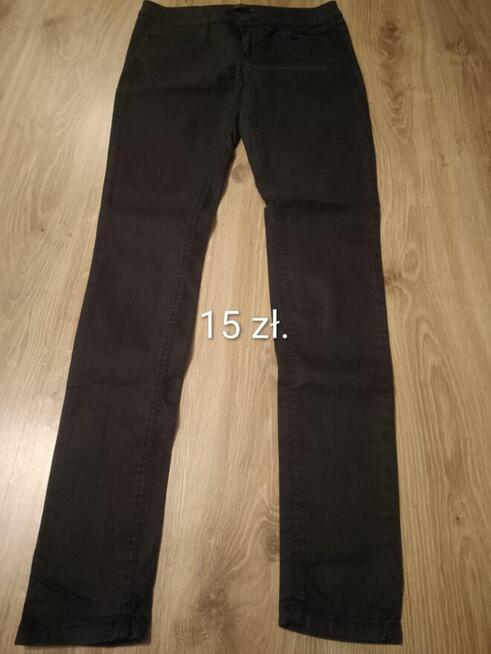 Sprzedam spodnie widoczne na zdjęciach