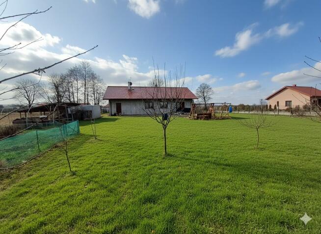 Dom na sprzedaż w Poniatowicach o pow.125m2 na dużej działce