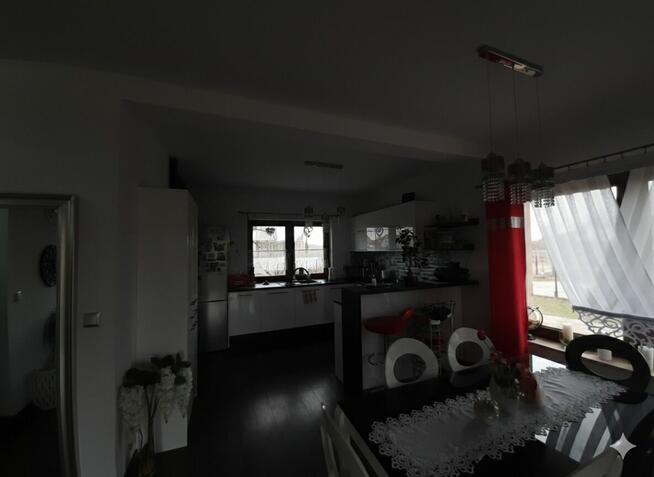 Dom na sprzedaż w Poniatowicach o pow.125m2 na dużej działce