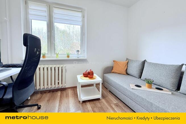 Mieszkanie 3 pokojowe z balkonem w niskim bloku.