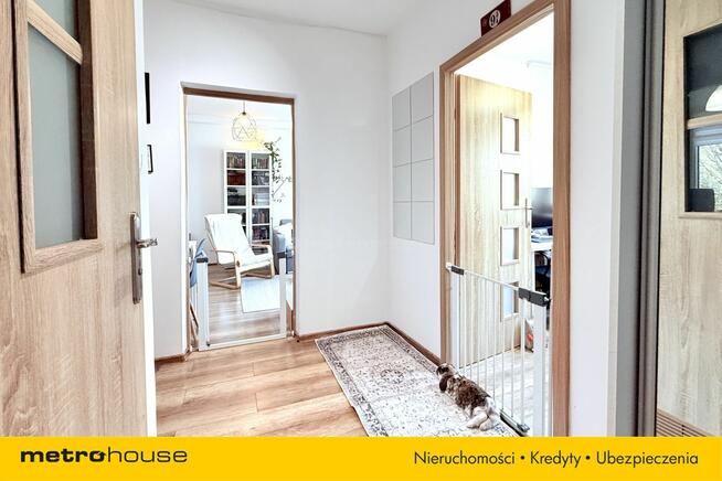 Mieszkanie 3 pokojowe z balkonem w niskim bloku.