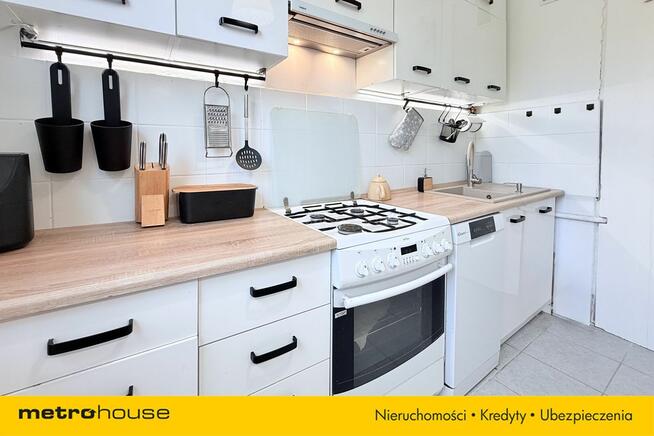 Mieszkanie 3 pokojowe z balkonem w niskim bloku.