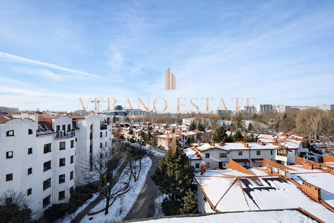 ZALANE SŁOŃCEM | ANTRESOLA | ZAMKNIĘTE OSIEDLE