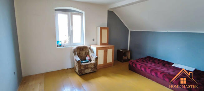 dwa mieszkania z garażami