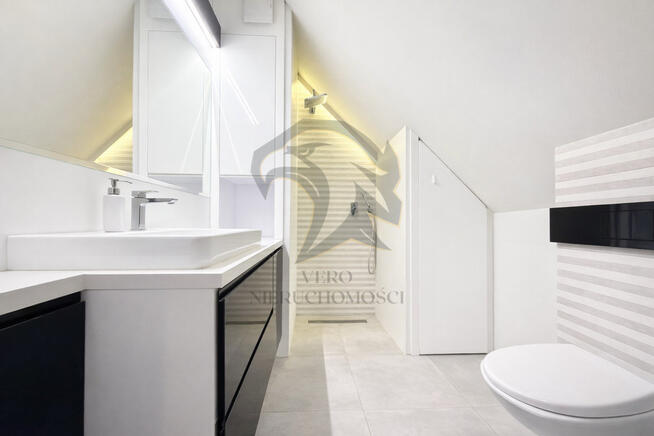 Ostrzeżenie: Cisza w tym domu uzależnia.