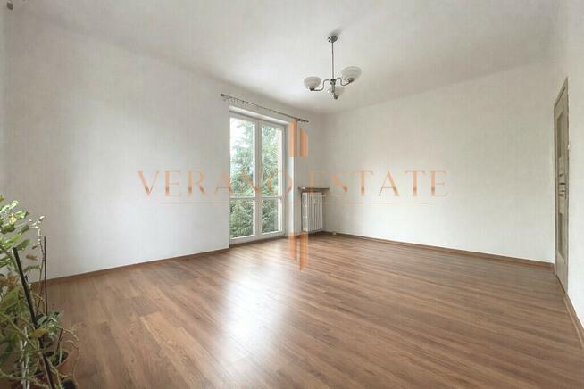 2 Pokoje | Kamienica | Piwnica 12 m² | PKP 1 km