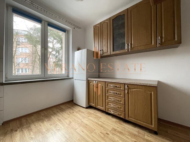 2 Pokoje | Kamienica | Piwnica 12 m² | PKP 1 km